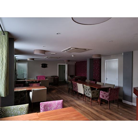 UNDER OFFER 116 High Street, Marlborough, Wiltshire, SN8 1LZ