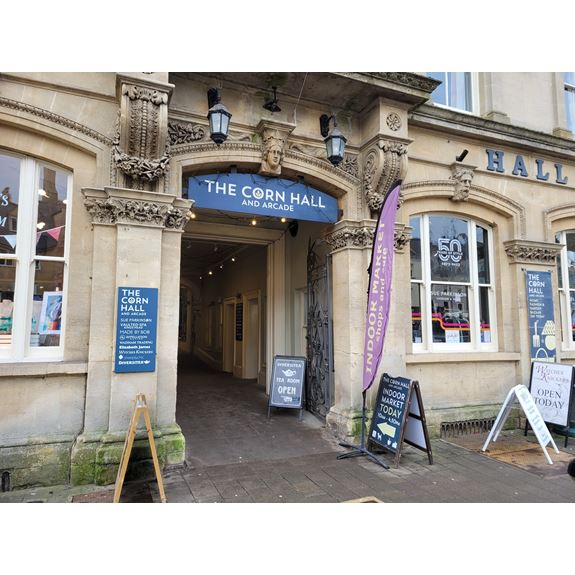 Unit 6-8, The Corn Hall, Cirencester, GL7 2NY