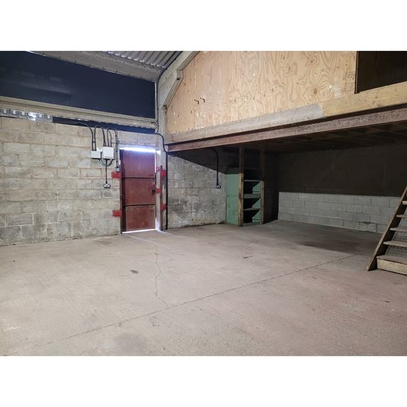 2-3 The Wood Barn, Lower Farm, Chisbury, SN8 3JA 