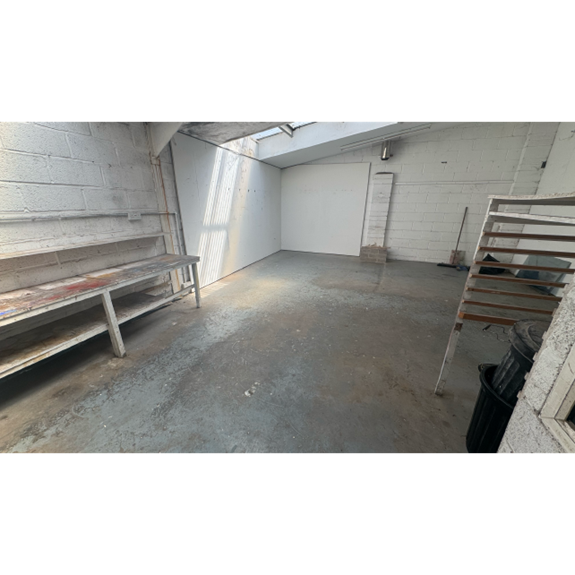 Unit 4, Woodlands Yard, Market Lavington, Wiltshire, SN10 4AF