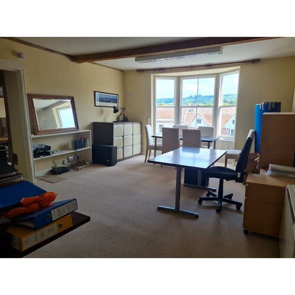2nd & 3rd Floors, 121 High Street, Marlborough, Wiltshire, SN8 1LZ