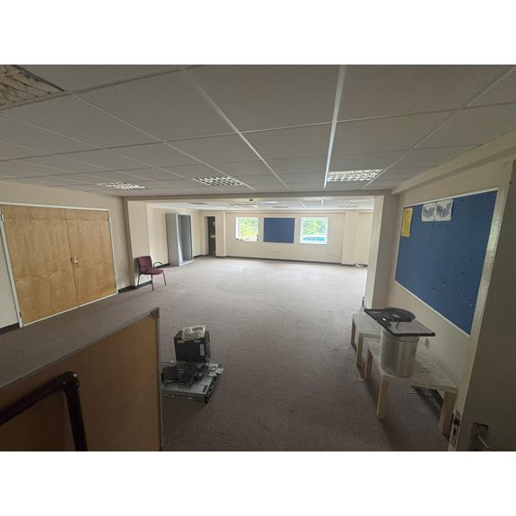 3 Station Road, Hungerford, BS15 1HZ