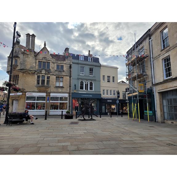 1 West Market Place, Cirencester, GL7 2NH