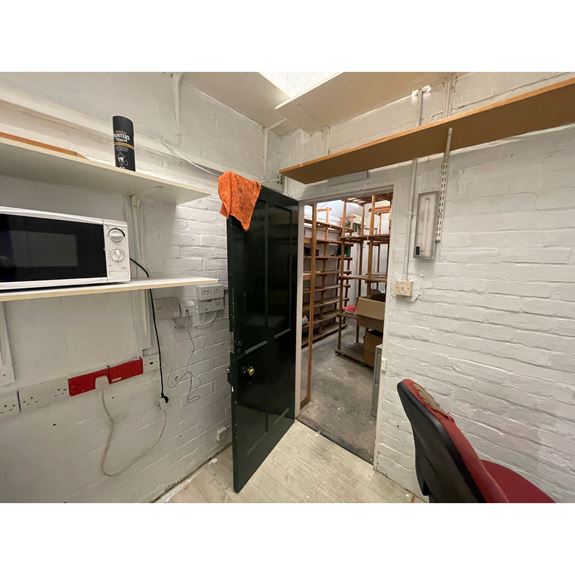 133 High Street, Marlborough, Wiltshire, SN8 1HN