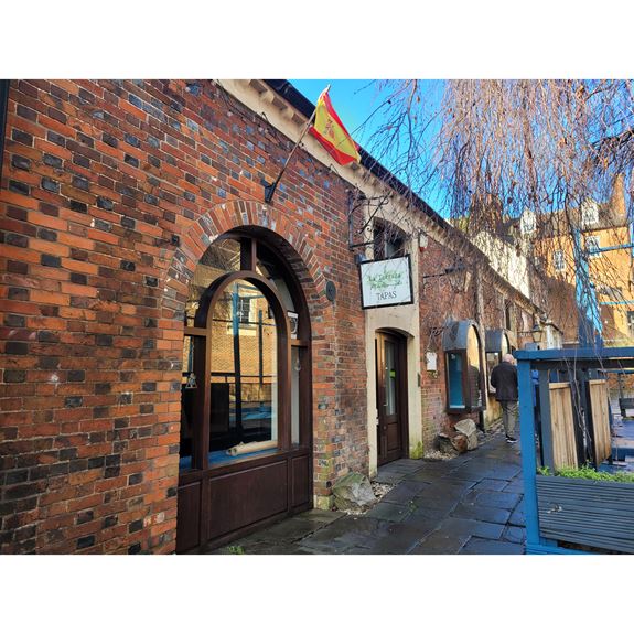 Unit D Hillier’s Yard, Marlborough, Wiltshire, SN8 1BE