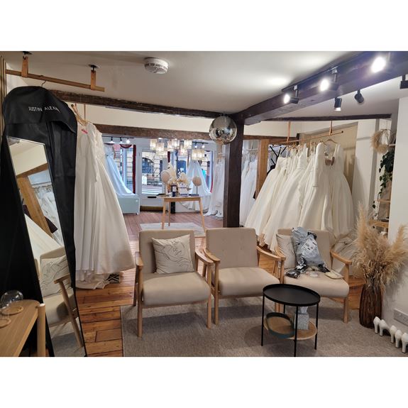 2 High Street, Marlborough, Wiltshire, SN8 1AA