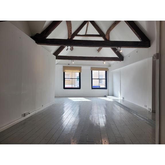 21 Market Place, Tetbury, GL8 8DD