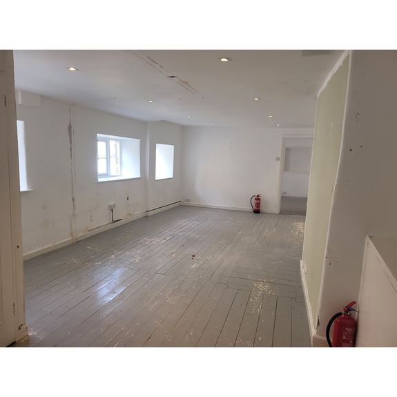 21 Market Place, Tetbury, GL8 8DD