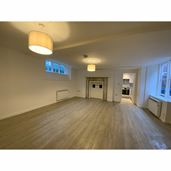 139 High Street, Marlborough, Wiltshire, SN8 1HN