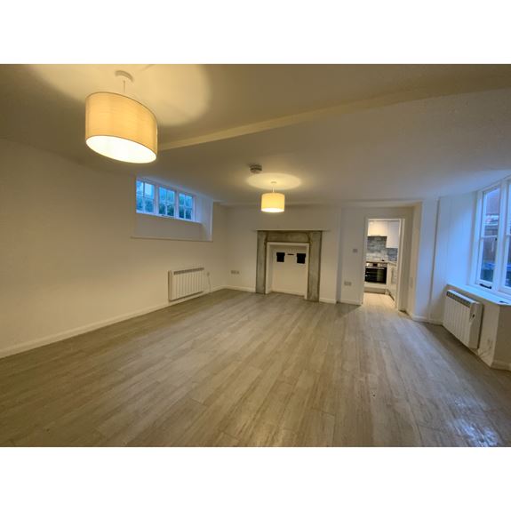 139 High Street, Marlborough, Wiltshire, SN8 1HN