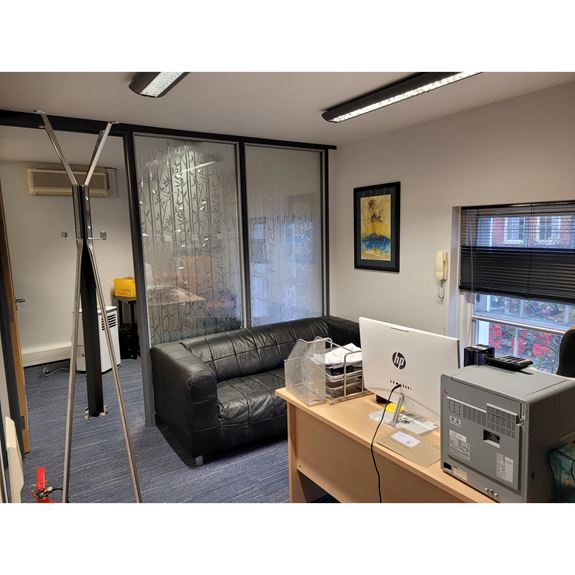 127a High Street, Hungerford, Berkshire, RG17 0DL