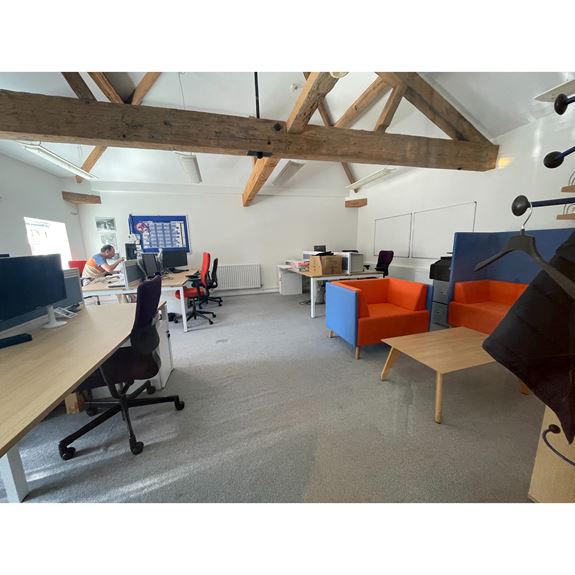 Office 7, The Old Barrel Store, Brewery Courtyard, Draymans Lane, Marlow, SL7 2FF