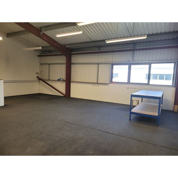 Unit 8, Glenmore Business Centre, Witney, Oxfordshire, OX29 0AA