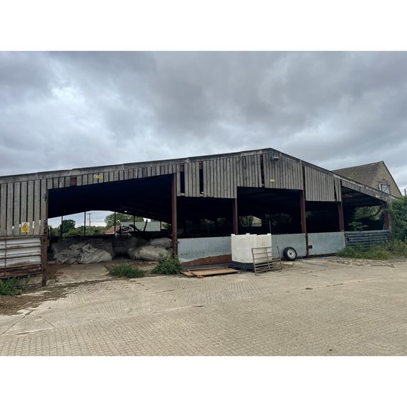 Unit 2, Castle Hill Farm, Cricklade, Swindon, SN6 6LN